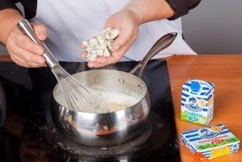 Жареные палочки из манки с сыром Жареные палочки из манки с сыром