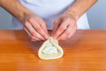 Мини-хачапури с творогом и зеленью