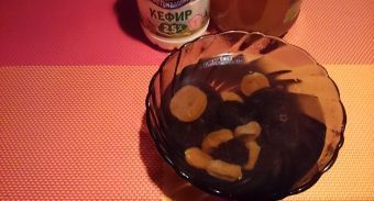 Кефир с курагой и черносливом. Кефир с курагой и черносливом.