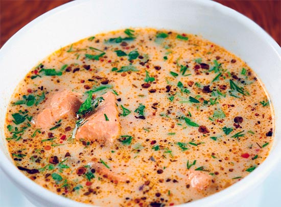 Луковый суп с консервированной семгой и сливками. Фото. Как приготовить луковый суп из консервированной сёмги и сливок.