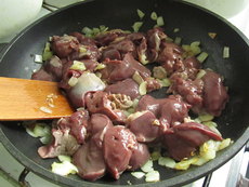 Паста с куриной печенью Паста с куриной печенью