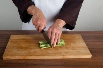 Канапе из печеного картофеля и спаржи с кремом из сметаны Канапе из печеного картофеля и спаржи с кремом из сметаны