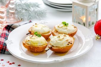 Груши, запеченные с медом и творогом Груши, запеченные с медом и творогом