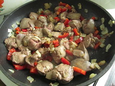 Паста с куриной печенью Паста с куриной печенью