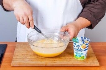 Пирог с изюмом на сметане Пирог с изюмом на сметане